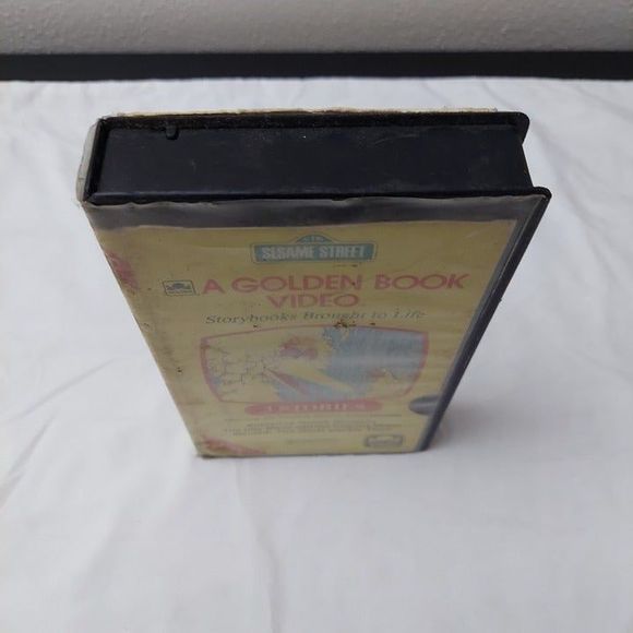 Sesame Street A Golden Book Video 3 Stories VHS Vintage Clamshell 1985 - Picture 5 of 6